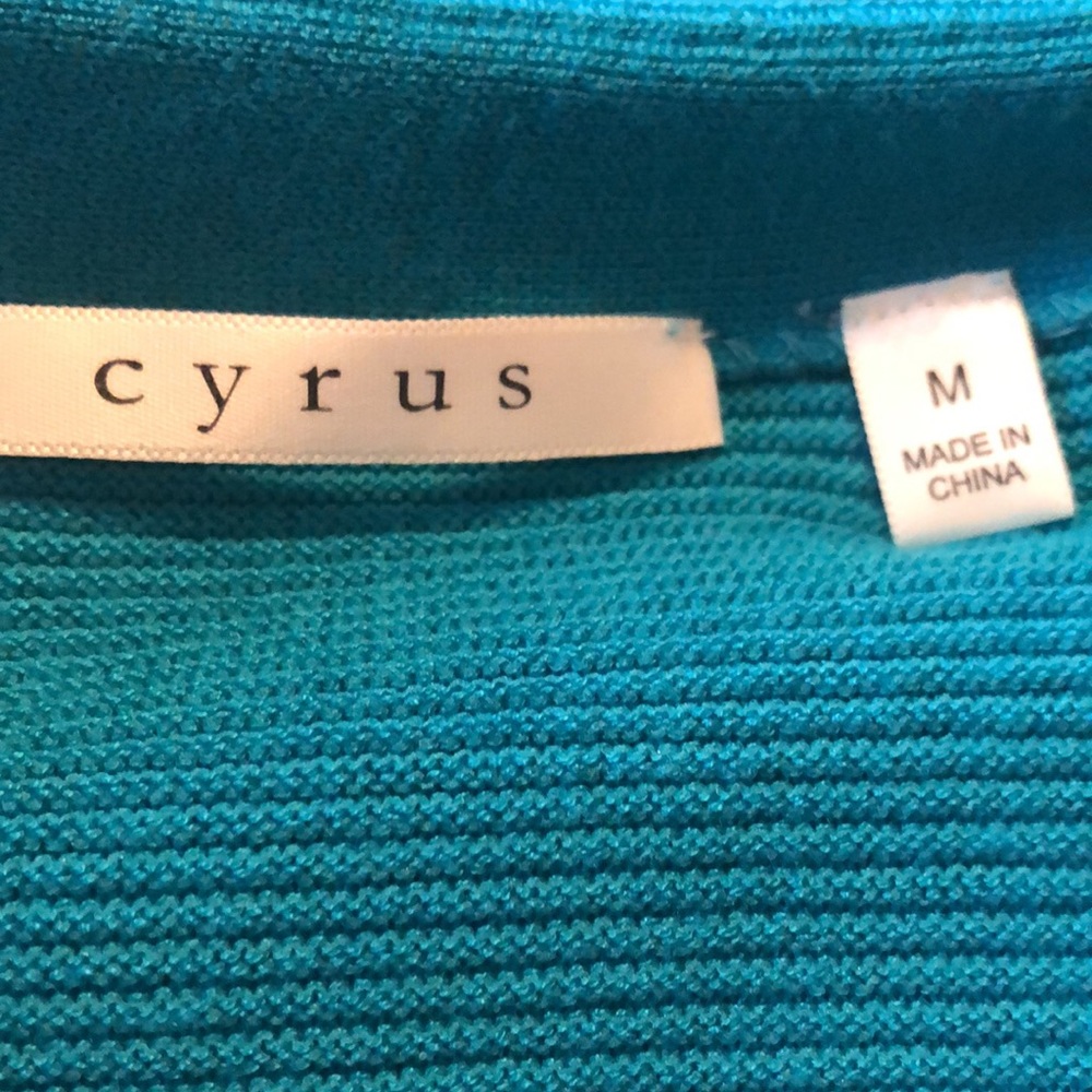 Cyrus Teal lightweight sweater top w/3/4 sleeves & ruffles Size Medium - Picture 6 of 7